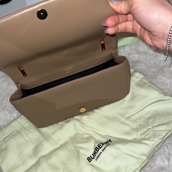 Burberry clutch bag in tan leather - Picture 3 of 4